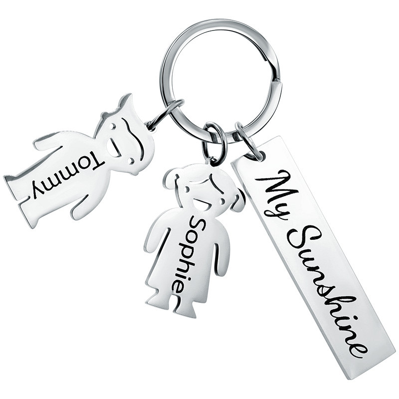 Gegraveerde Rechthoekige Gepersonaliseerde Sleutelhanger met Jongen en Meisje Bedeltjes
