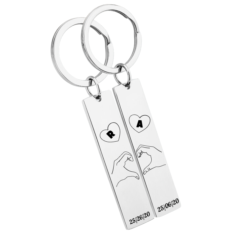 Schattige Bijpassende Sleutelhangers voor Geliefden - Gepersonaliseerd met Initialen en Speciale Datum